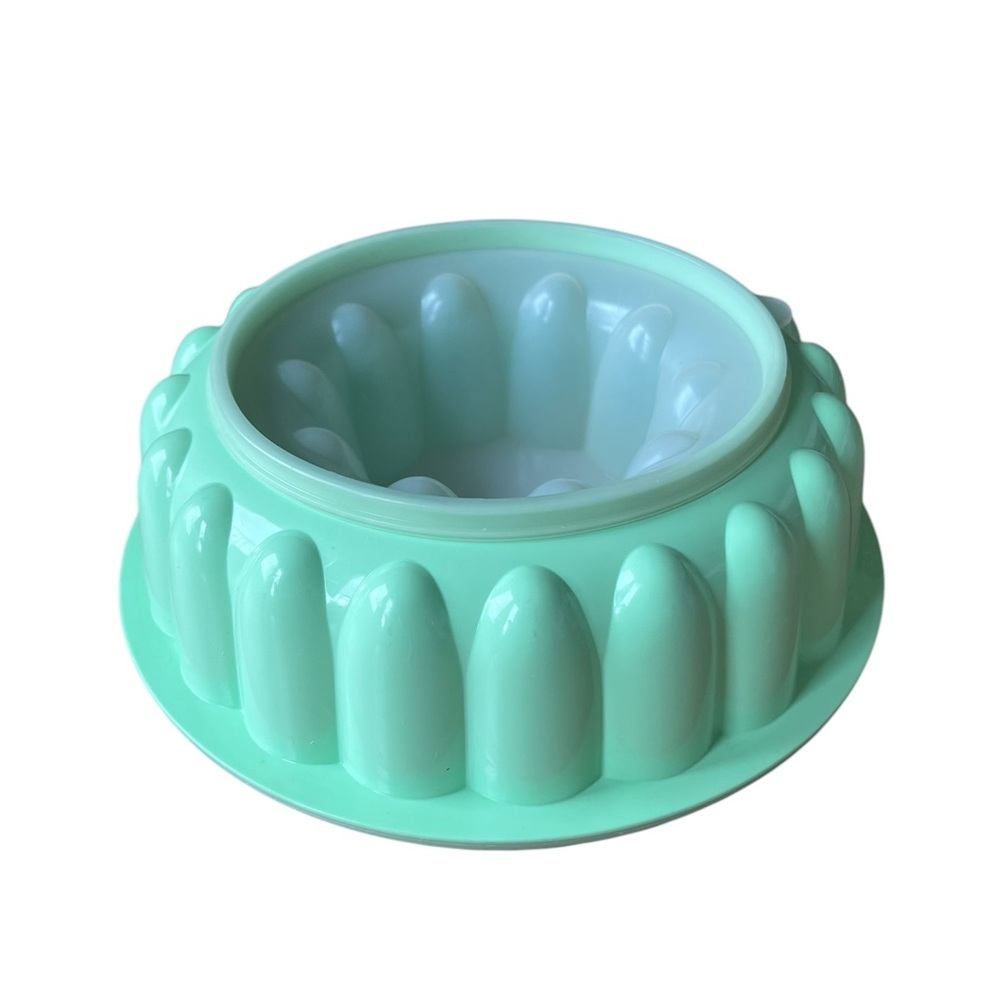 Mint Green Tupperware Jello Mold Ice Ring!